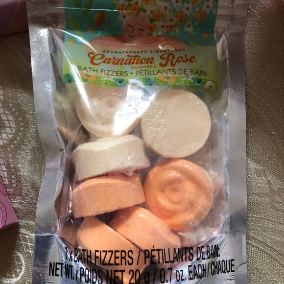 NWT, Pink, Easter basket bundle, wood basket, bunny, personal care/spa items - Picture 11 of 14